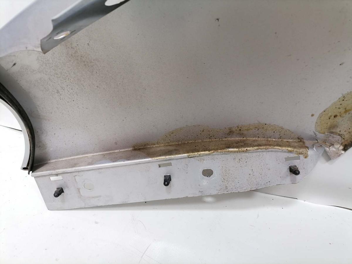 VW Golf 4 Kotfl&uuml;gel vorn rechts LB7Z Satinsilber Bj.1999